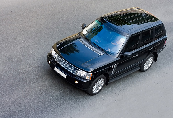 8 Land Rover Warning Signs That Deserve a Professional Inspection